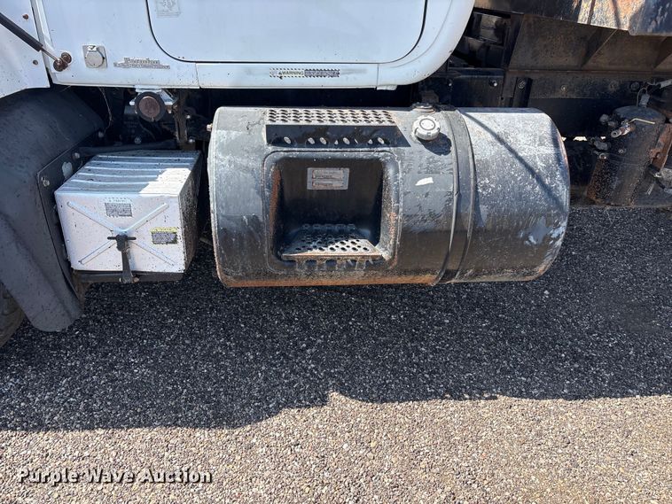 image for item FC2458 2001 Mack RD688S dump truck