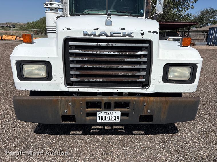 image for item FC2458 2001 Mack RD688S dump truck