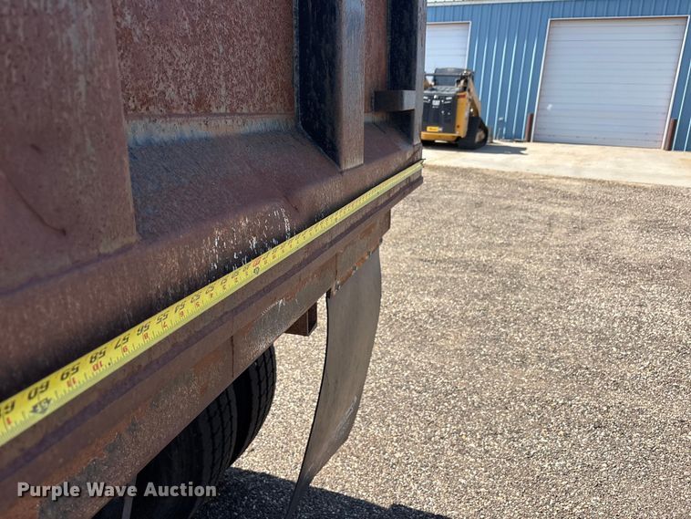 image for item FC2458 2001 Mack RD688S dump truck