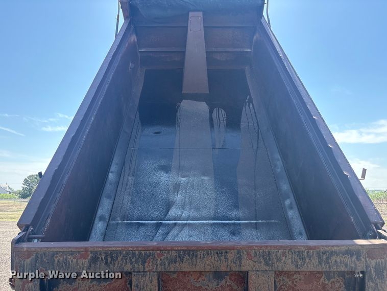image for item FC2458 2001 Mack RD688S dump truck