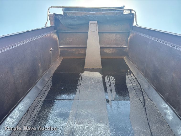 image for item FC2458 2001 Mack RD688S dump truck