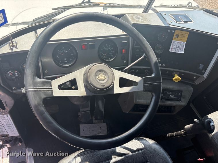 image for item FC2458 2001 Mack RD688S dump truck