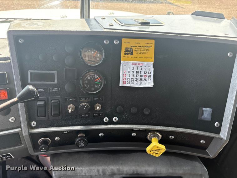 image for item FC2458 2001 Mack RD688S dump truck