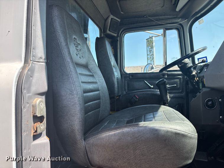 image for item FC2458 2001 Mack RD688S dump truck
