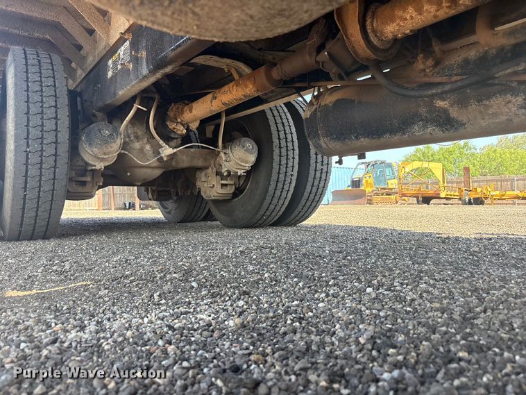image for item FC2458 2001 Mack RD688S dump truck
