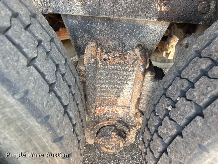 image for item FC2458 2001 Mack RD688S dump truck