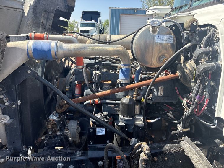 image for item FC2458 2001 Mack RD688S dump truck