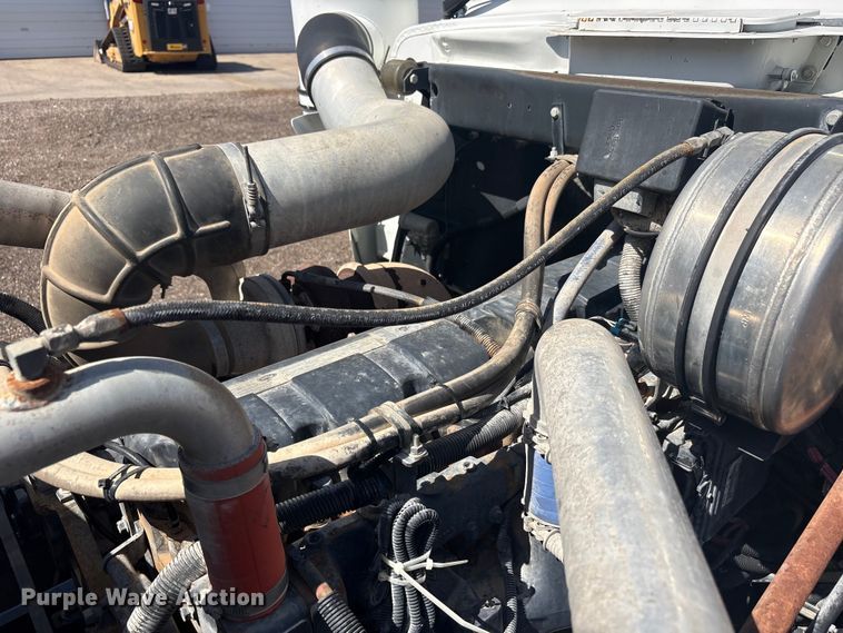 image for item FC2458 2001 Mack RD688S dump truck