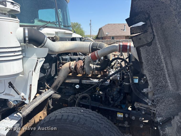 image for item FC2458 2001 Mack RD688S dump truck
