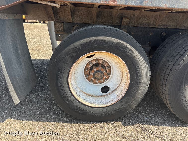 image for item FC2458 2001 Mack RD688S dump truck