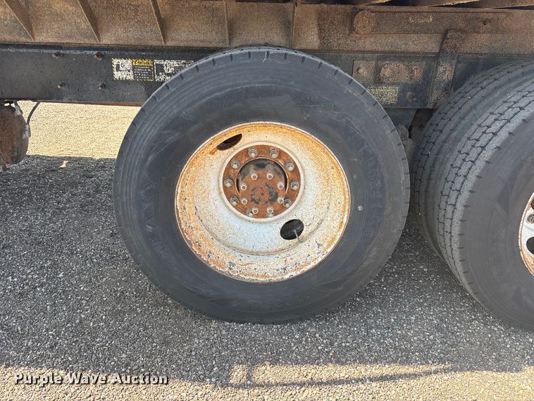 image for item FC2458 2001 Mack RD688S dump truck
