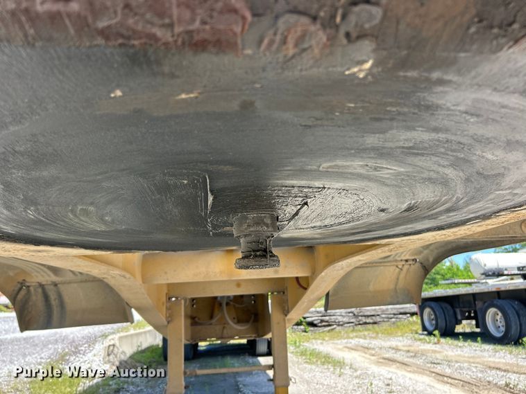 image for item FC2597 2004 Sidump'R side dump trailer