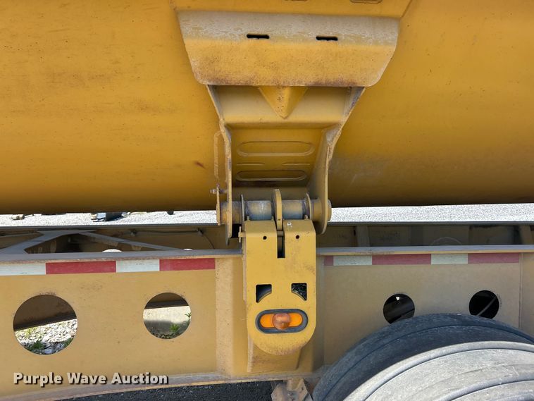 image for item FC2597 2004 Sidump'R side dump trailer