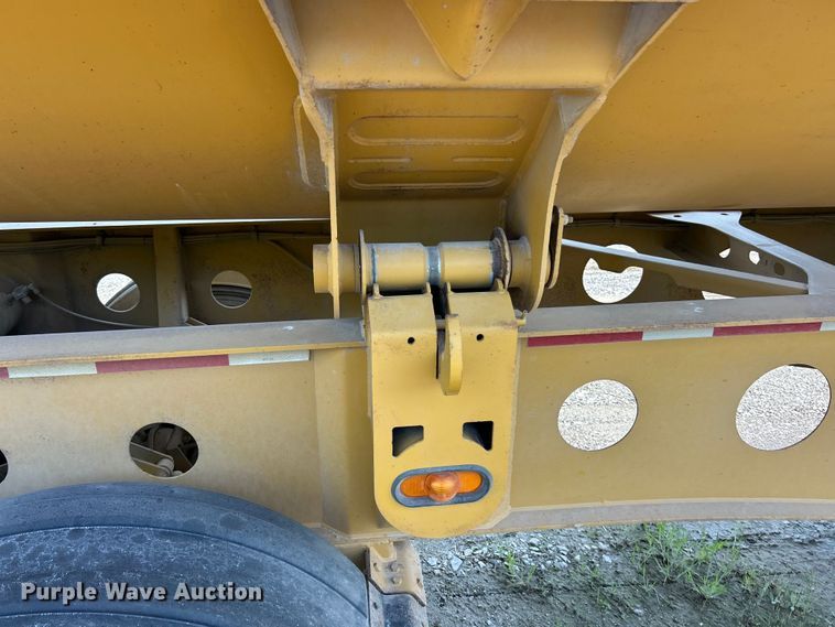 image for item FC2597 2004 Sidump'R side dump trailer