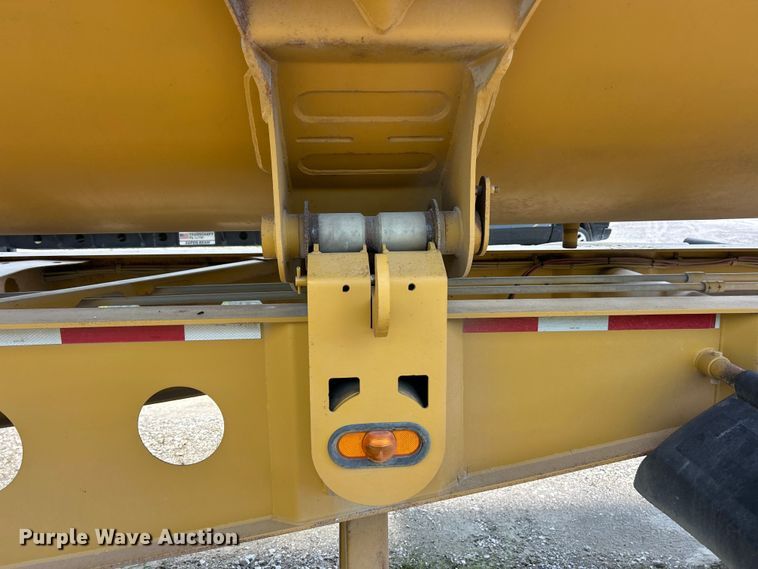 image for item FC2597 2004 Sidump'R side dump trailer
