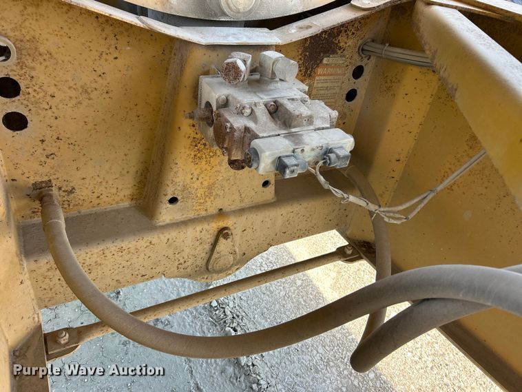 image for item FC2597 2004 Sidump'R side dump trailer