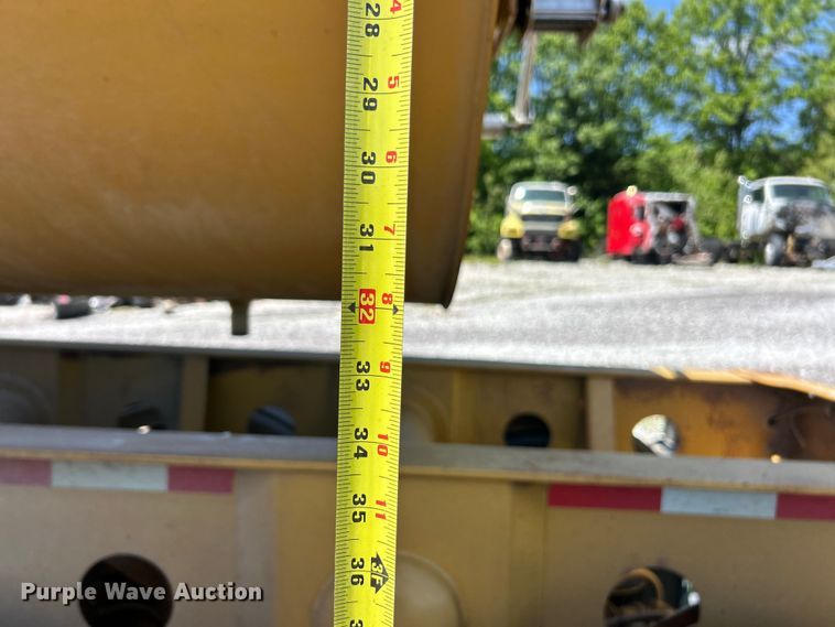 image for item FC2597 2004 Sidump'R side dump trailer