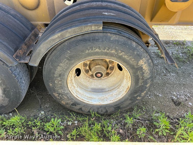 image for item FC2597 2004 Sidump'R side dump trailer