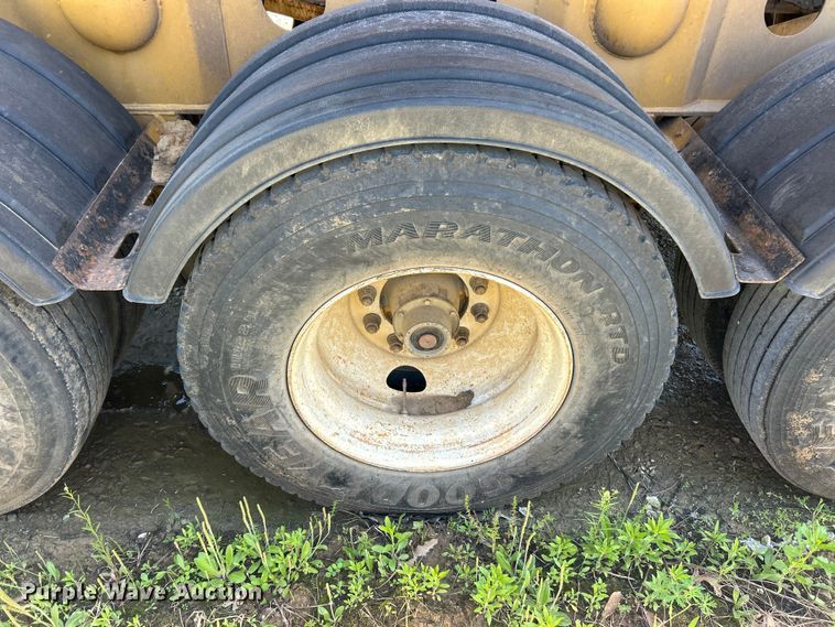 image for item FC2597 2004 Sidump'R side dump trailer
