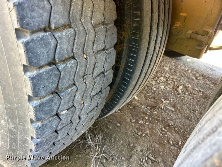 image for item FC2597 2004 Sidump'R side dump trailer