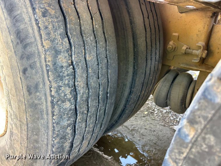 image for item FC2597 2004 Sidump'R side dump trailer