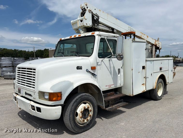 1998 International 4700 bucket truck
