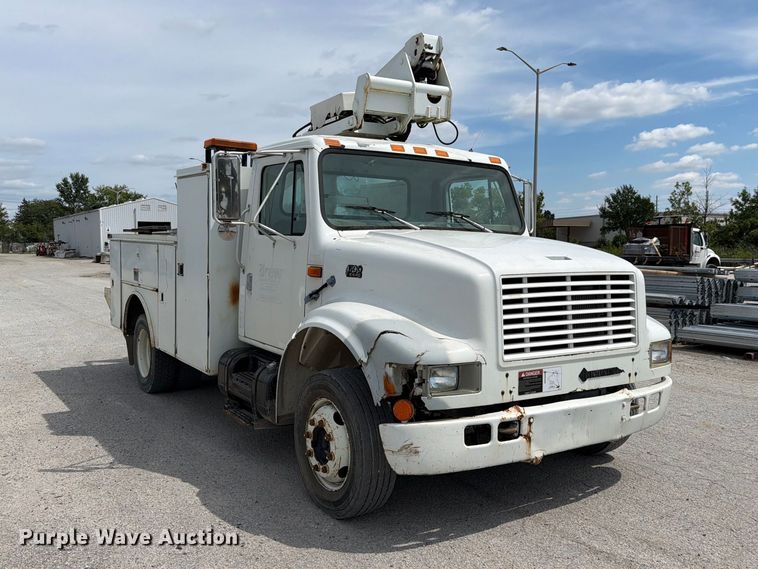 image for item FC3309 1998 International 4700 bucket truck