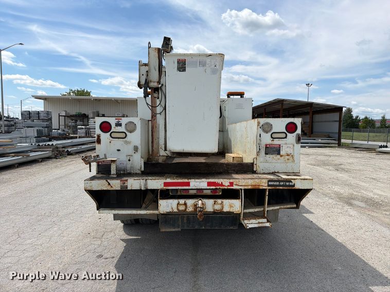 image for item FC3309 1998 International 4700 bucket truck