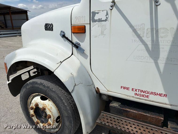 image for item FC3309 1998 International 4700 bucket truck