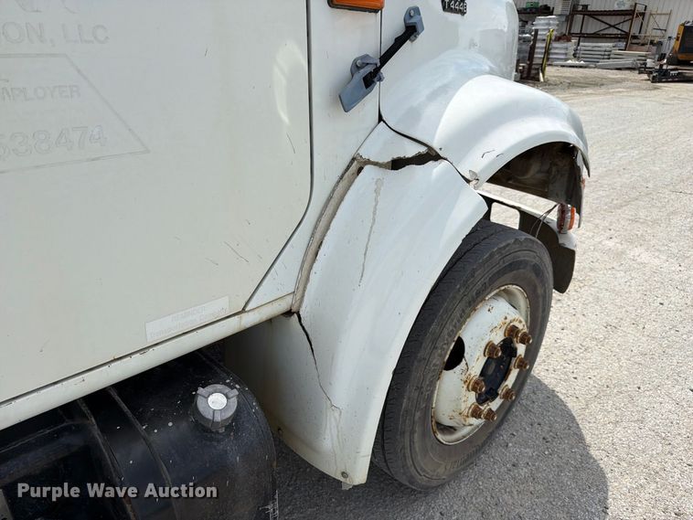 image for item FC3309 1998 International 4700 bucket truck
