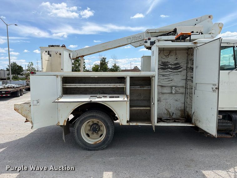 image for item FC3309 1998 International 4700 bucket truck