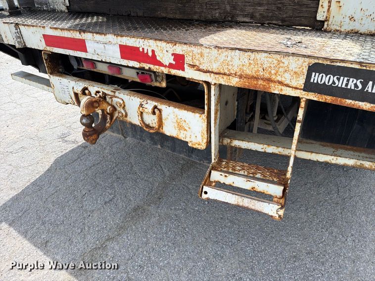 image for item FC3309 1998 International 4700 bucket truck