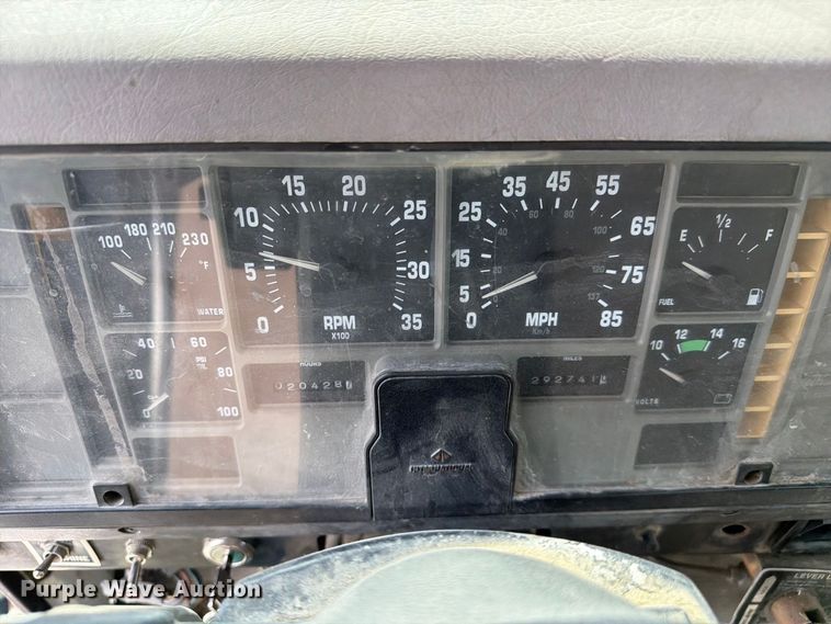 image for item FC3309 1998 International 4700 bucket truck