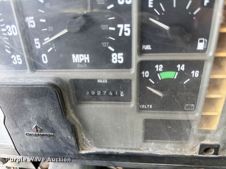 image for item FC3309 1998 International 4700 bucket truck