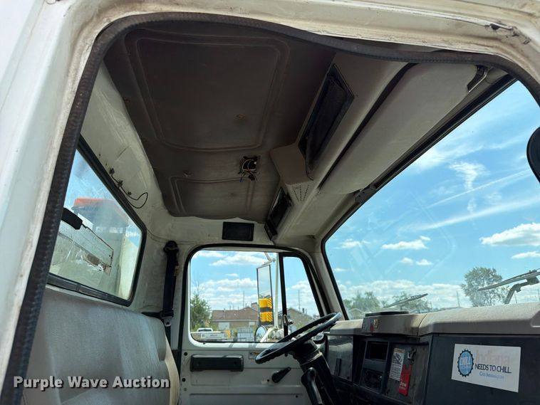 image for item FC3309 1998 International 4700 bucket truck