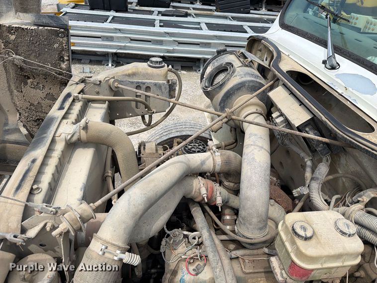 image for item FC3309 1998 International 4700 bucket truck
