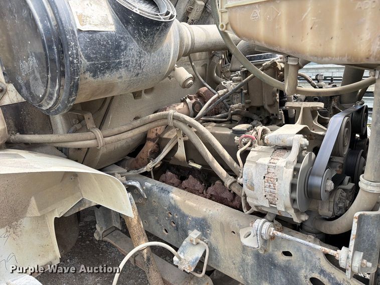 image for item FC3309 1998 International 4700 bucket truck