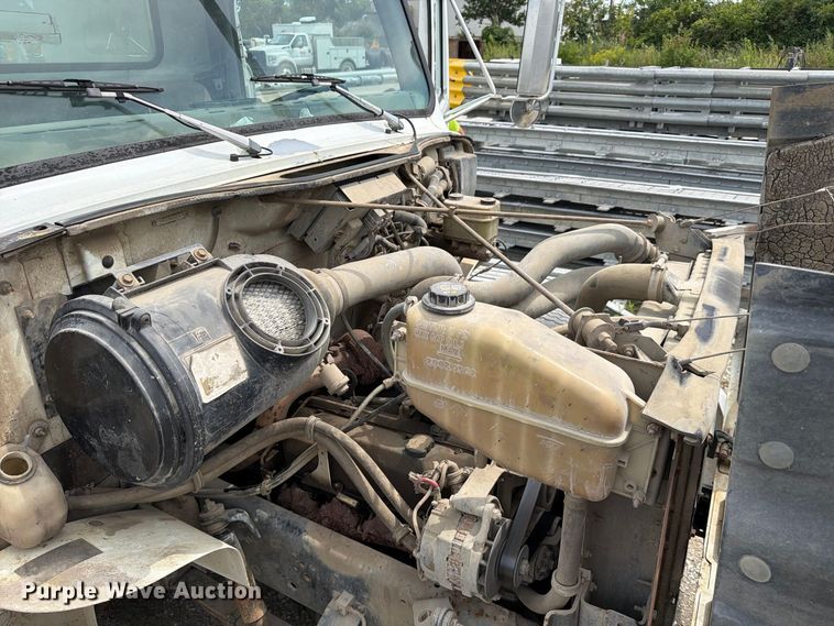 image for item FC3309 1998 International 4700 bucket truck