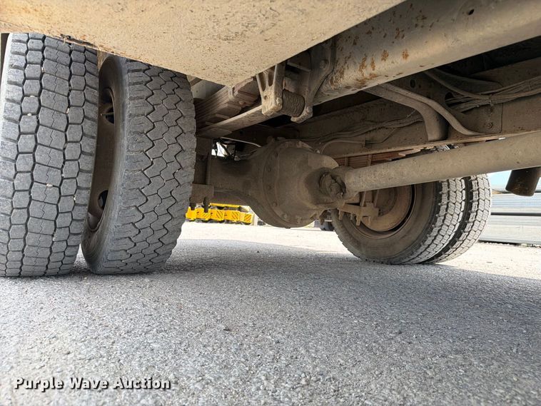 image for item FC3309 1998 International 4700 bucket truck
