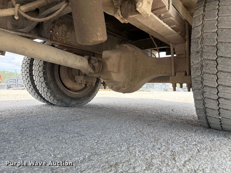 image for item FC3309 1998 International 4700 bucket truck