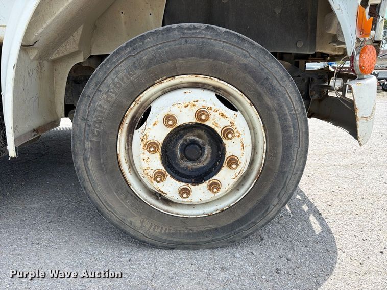 image for item FC3309 1998 International 4700 bucket truck