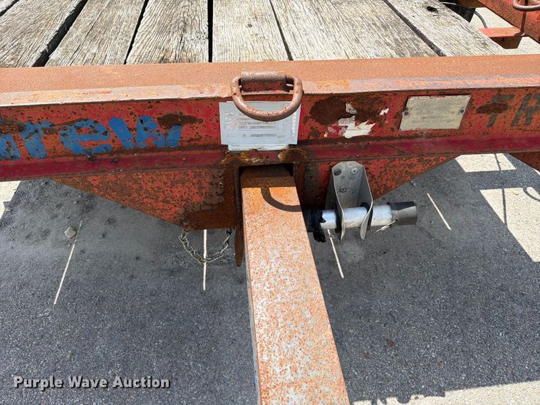 image for item FC3313 1987 Curtiss Trailers 25 tilt deck equipment trailer