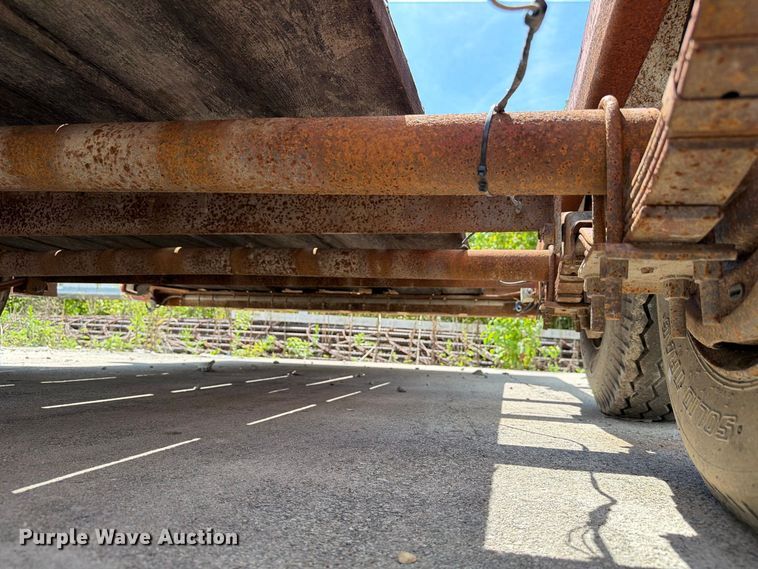 image for item FC3313 1987 Curtiss Trailers 25 tilt deck equipment trailer