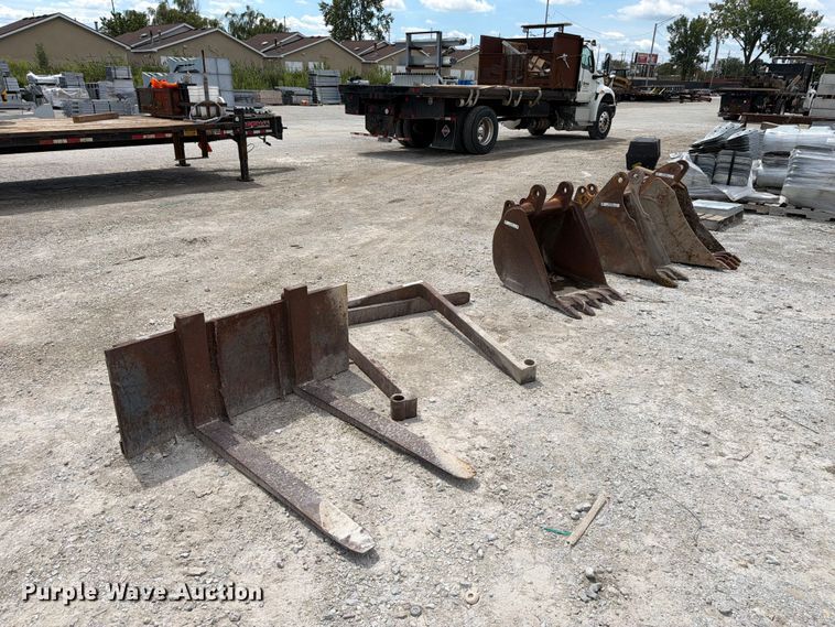 image for item FC3316 Buckets and Forks