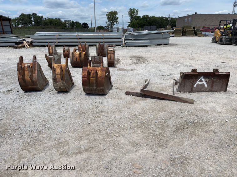image for item FC3316 Buckets and Forks