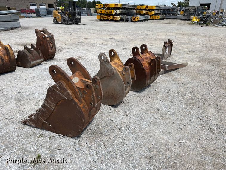 image for item FC3316 Buckets and Forks