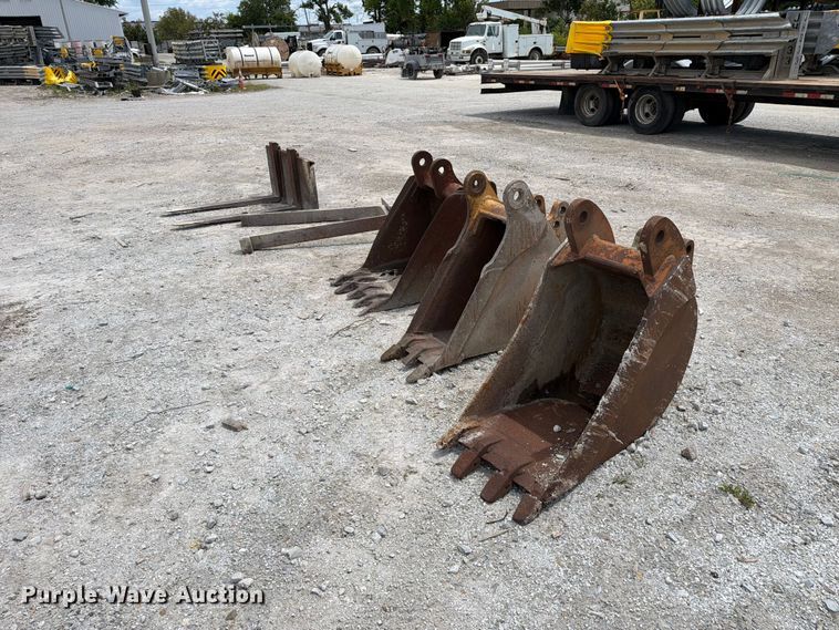 image for item FC3316 Buckets and Forks
