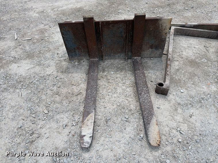 image for item FC3316 Buckets and Forks