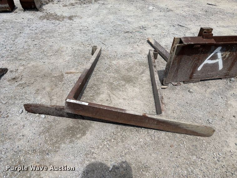 image for item FC3316 Buckets and Forks