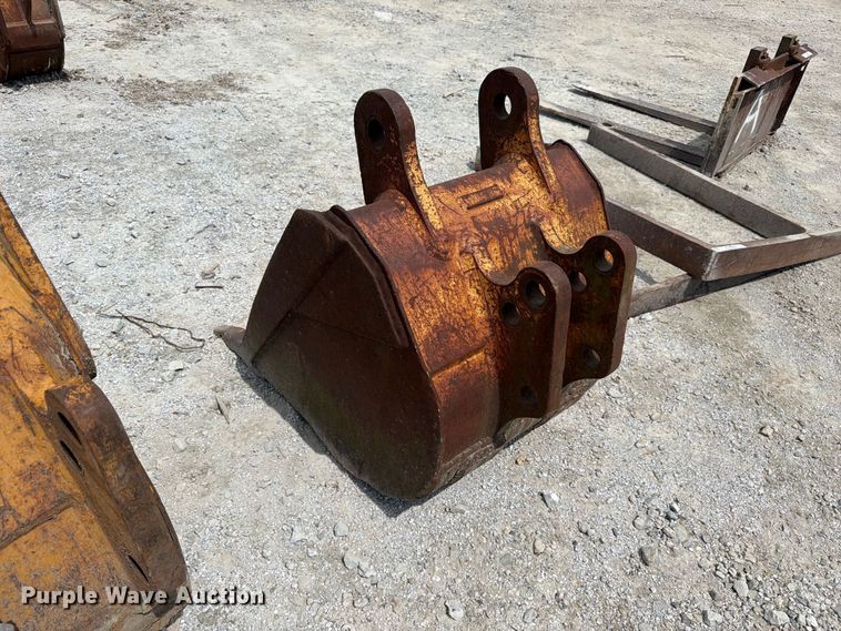 image for item FC3316 Buckets and Forks